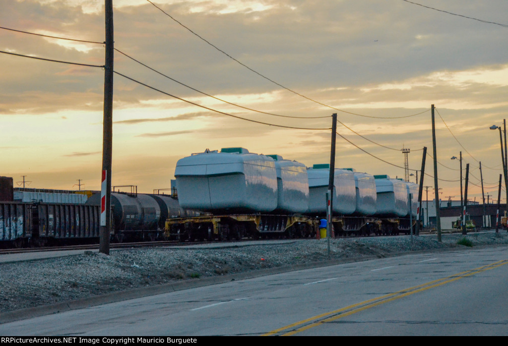 QTTX Flat cars with load